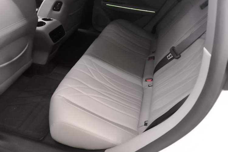 Used Geely Galaxy Galaxy 8 2025 130km EM-P Starship Edition