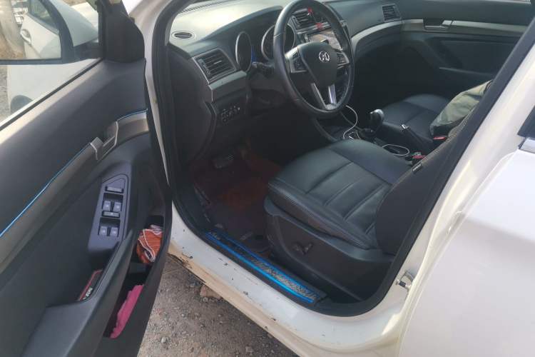 Used BAIC Senova X65 2015 2.0T Automatic Elite Model