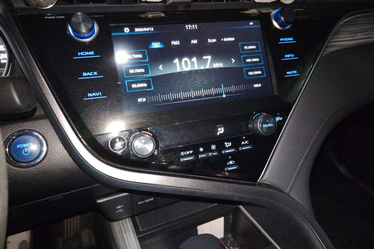 Used Toyota Camry 2019 Dual-Engine 2.5 HG Luxury Edition China VI Standard Audio And AC Panel