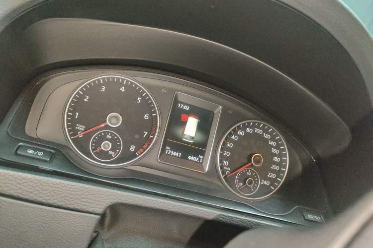 Used Volkswagen Multivan 2012 2.0 TSI Two-Wheel-Drive Luxury Edition