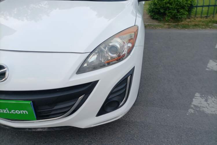 Used Mazda 3 2015 Sedan 1.6L Automatic Comfort Model Left Front Headlight