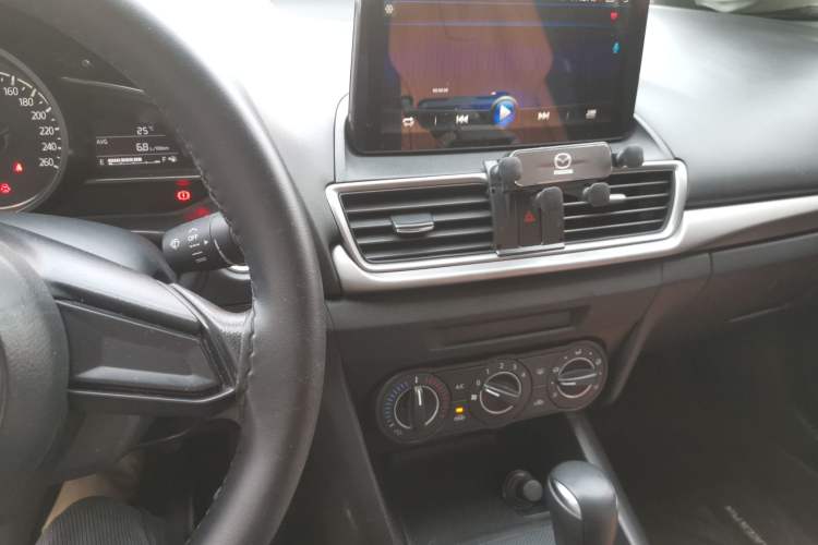 Used Mazda 3 Axela 2019 Cloud-Controlled Version Sedan 1.5L Automatic Comfort Trim China VI Standard