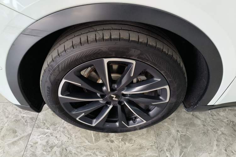 Used ONVO L60 2024 60 kWh Rear-Drive Version Left Front Wheel Hub