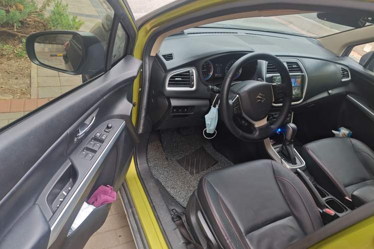 Used Suzuki S-Cross 2014 1.6L CVT Two-Wheel Drive Elite Version Driver Seat