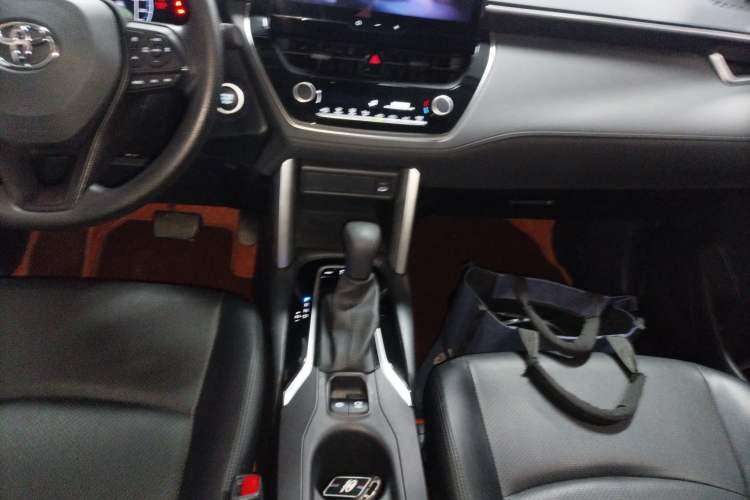 Used Toyota Corolla Cross 2023 2.0L Elite Edition Gear Lever