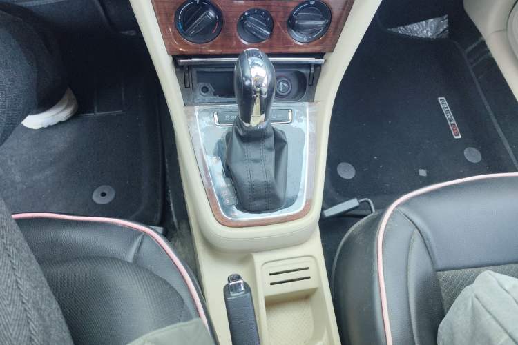 Used Volkswagen Lavida 2013 Restyled Classic 1.6L Automatic Comfort Edition
