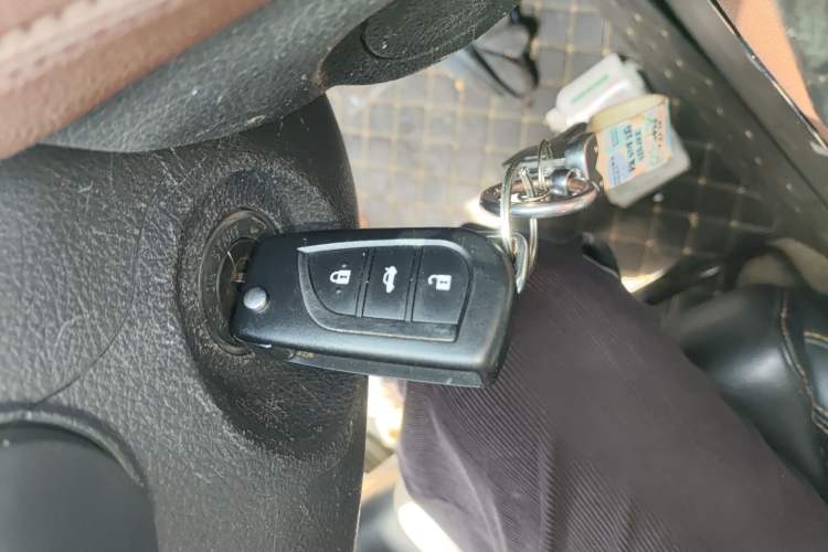 Used SWM X7 2017 1.5T automatic smart version 7 seats Vehicle Key