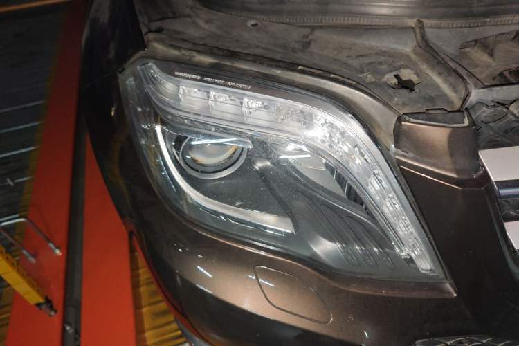Used Mercedes-Benz GLK-Class 2013 Facelift GLK 300 4MATIC Luxury Edition Right Front Headlight