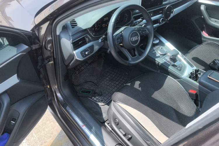 Used Audi A4L 2019 40 TFSI Fashion Version China V