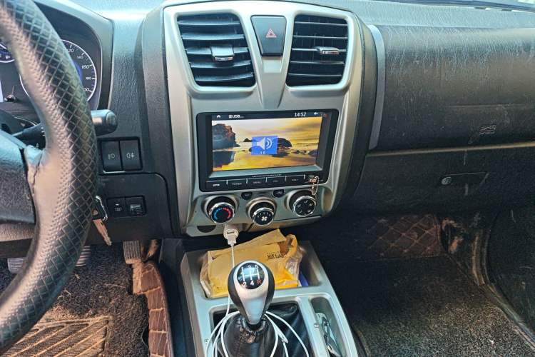 Used JMC Baodian 2018 2.9T New Value-Packed Two-Wheel-Drive Diesel Comfort Version with Extended Cargo Bed – JX4D30B5L