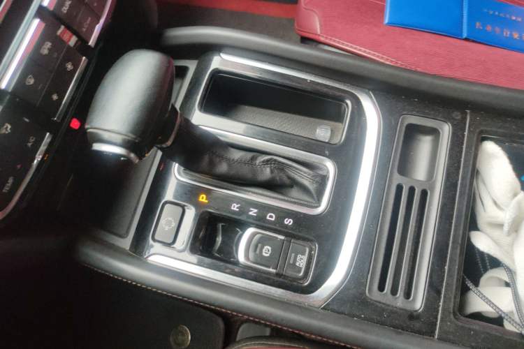 Used GAC Trumpchi GS7 2017 280T Two-Wheel Drive Luxury Model Gear Lever