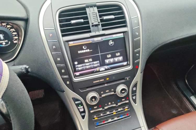 Used Lincoln MKX 2015 2.0T Four-Wheel Drive Luxury Edition Audio And AC Panel