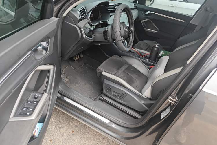 Used Audi Q3 2022 35 TFSI Progressive Dynamic Edition
