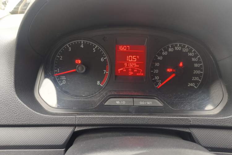 Used Volkswagen Jetta 2015 Zhuihui Edition 1.4L Manual Fashion Model
