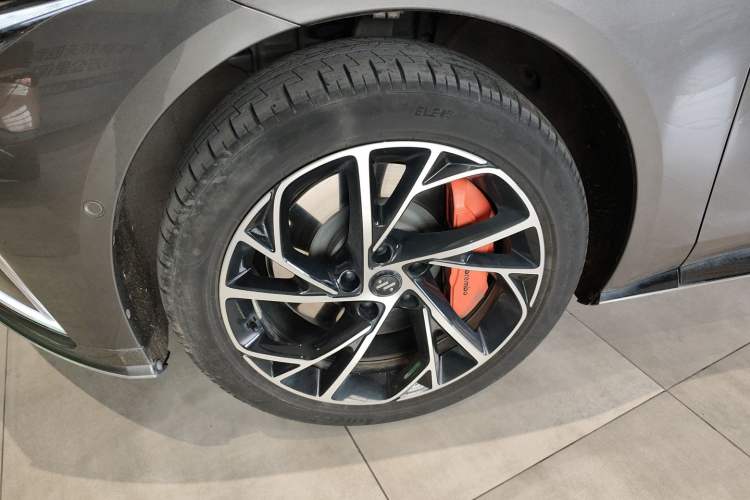 Used IM L7 2022 Dynamic Model Left Front Wheel Hub