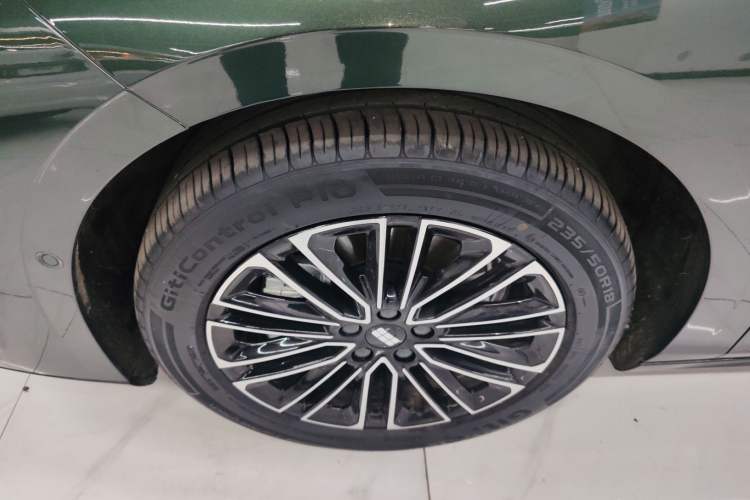 Used Geely Galaxy 8 2025 130km EM-i Deluxe Edition Left Front Wheel Hub