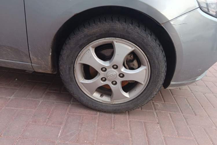 Used Kia Forte 2011 1.6L MT GLS Right Front Wheel Hub