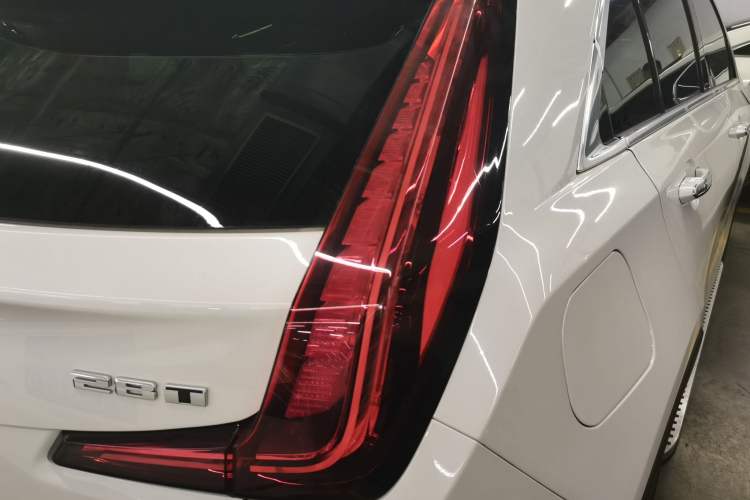 Used Cadillac XT4 2020 28T Two-Wheel-Drive Leading Version Right Rear Taillight