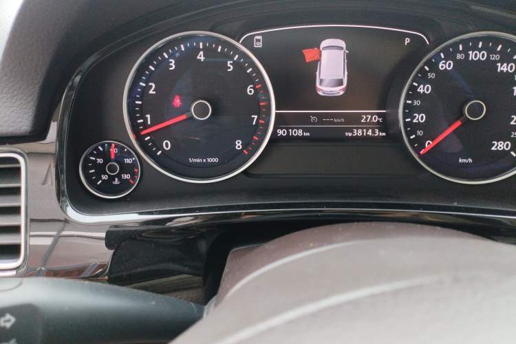 Used Volkswagen Touareg 2017 3.0 TSI Touareg Edition Odometer Close Up