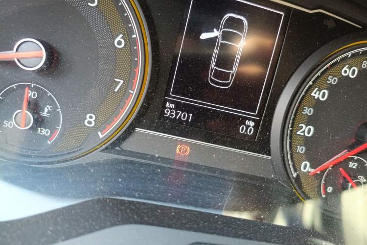 Used Volkswagen Passat 2021 330TSI Elite Edition Odometer Close Up