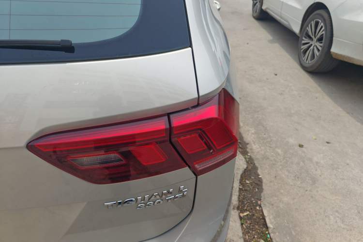 Used Volkswagen Tiguan L 2017 330TSI Automatic Two-Wheel Drive Luxury Edition Right Rear Taillight