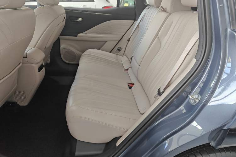 Used AION V 2024 Aion Tyrannosaurus 650 LiDAR Edition Interior 4