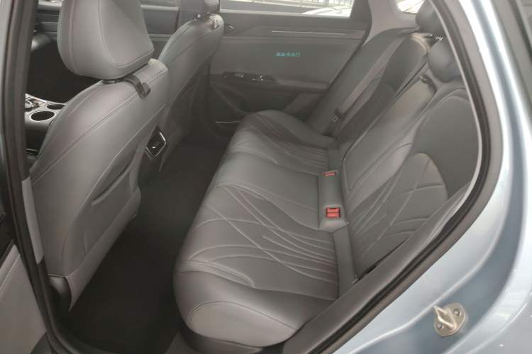 Used Geely Galaxy L6 2025 EM-i 140km Starship Edition