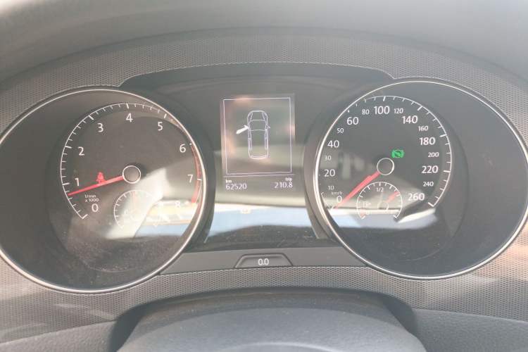 Used Volkswagen Golf Sportsvan 2018 230TSI Automatic Trend Edition Instrument Cluster