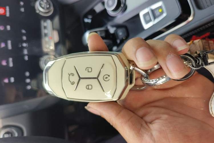 Used Lynk & Co 02 2022 2.0T DCT Shine Plus Vehicle Key