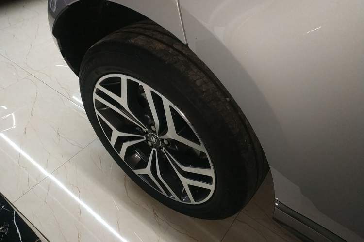 Used Land Rover Range Rover Evoque 2021 Range Rover Velar 249 PS R-Dynamic S Performance Edition
