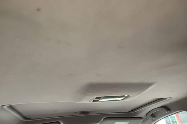 Used Nissan Tiida 2013 1.6L CVT Cool Cafe Edition
