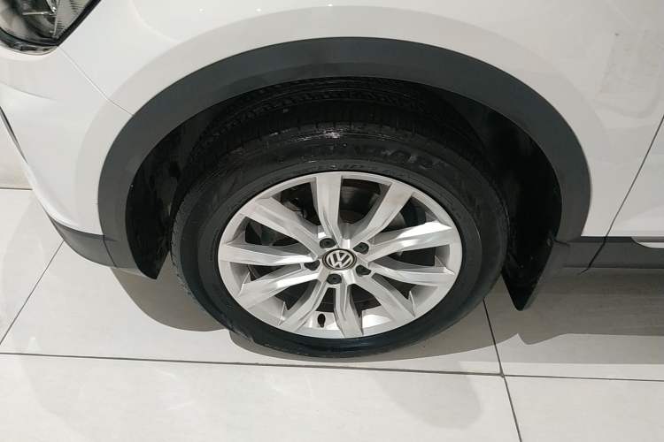 Used Volkswagen T-ROC 2020 230TSI DSG Two-Wheel Drive Advanced Version Left Front Wheel Hub