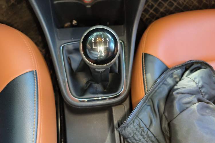 Used Volkswagen Jetta 2015 Zhuihui Edition 1.6L Manual Comfort Model
