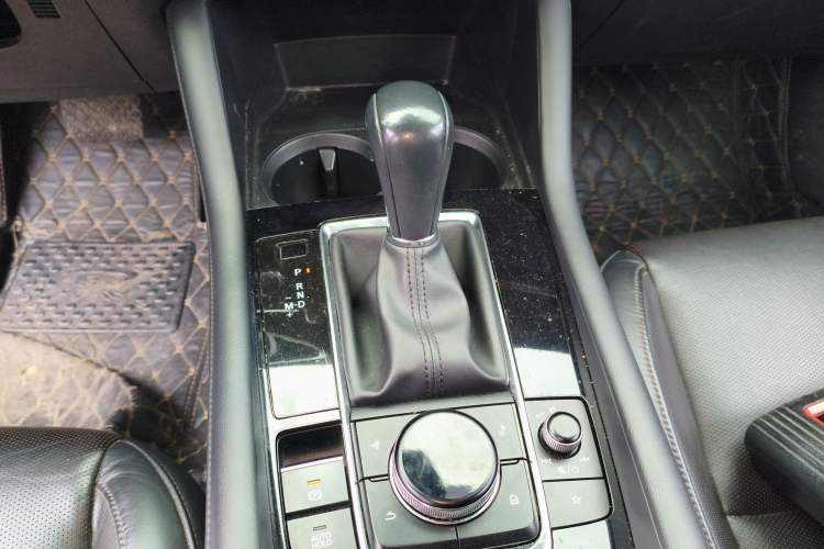 Used Mazda 3 Axela 2020 2.0L Automatic Zhiya Edition Gear Lever