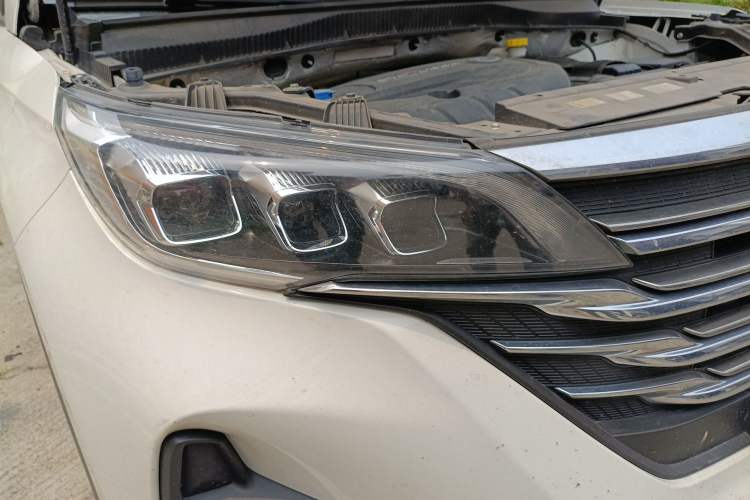 Used GAC Trumpchi GS5 2019 270T Automatic Luxury Edition Right Front Headlight