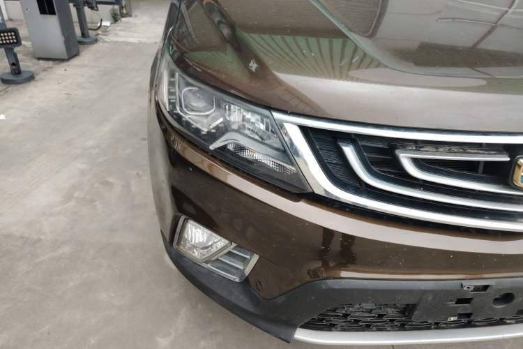 Used Geely Auto Vision X6 2016 1.8L Manual Luxury Model Right Front Headlight