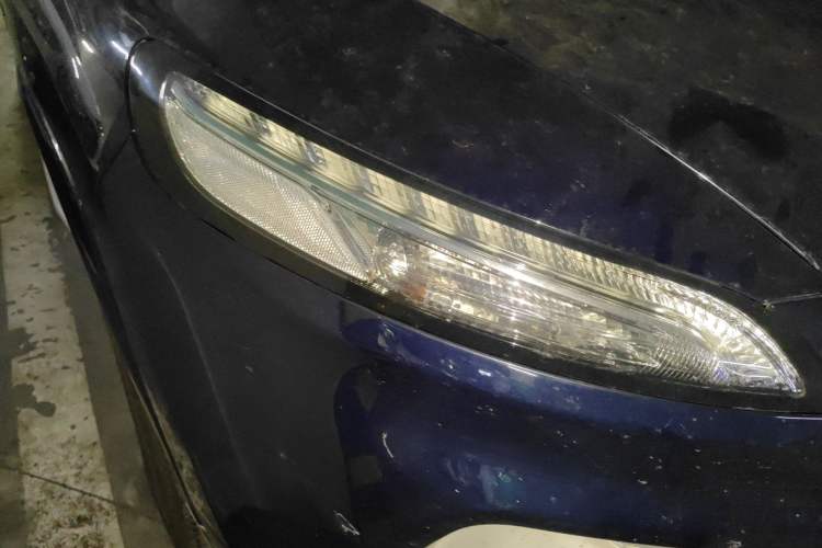 Used Jeep Cherokee 2017 2.4L Excellence Edition Right Front Headlight