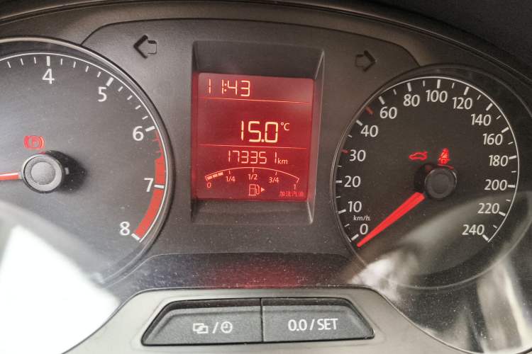 Used Volkswagen Santana 2015 1.6L Manual Fashion Edition Odometer Close Up