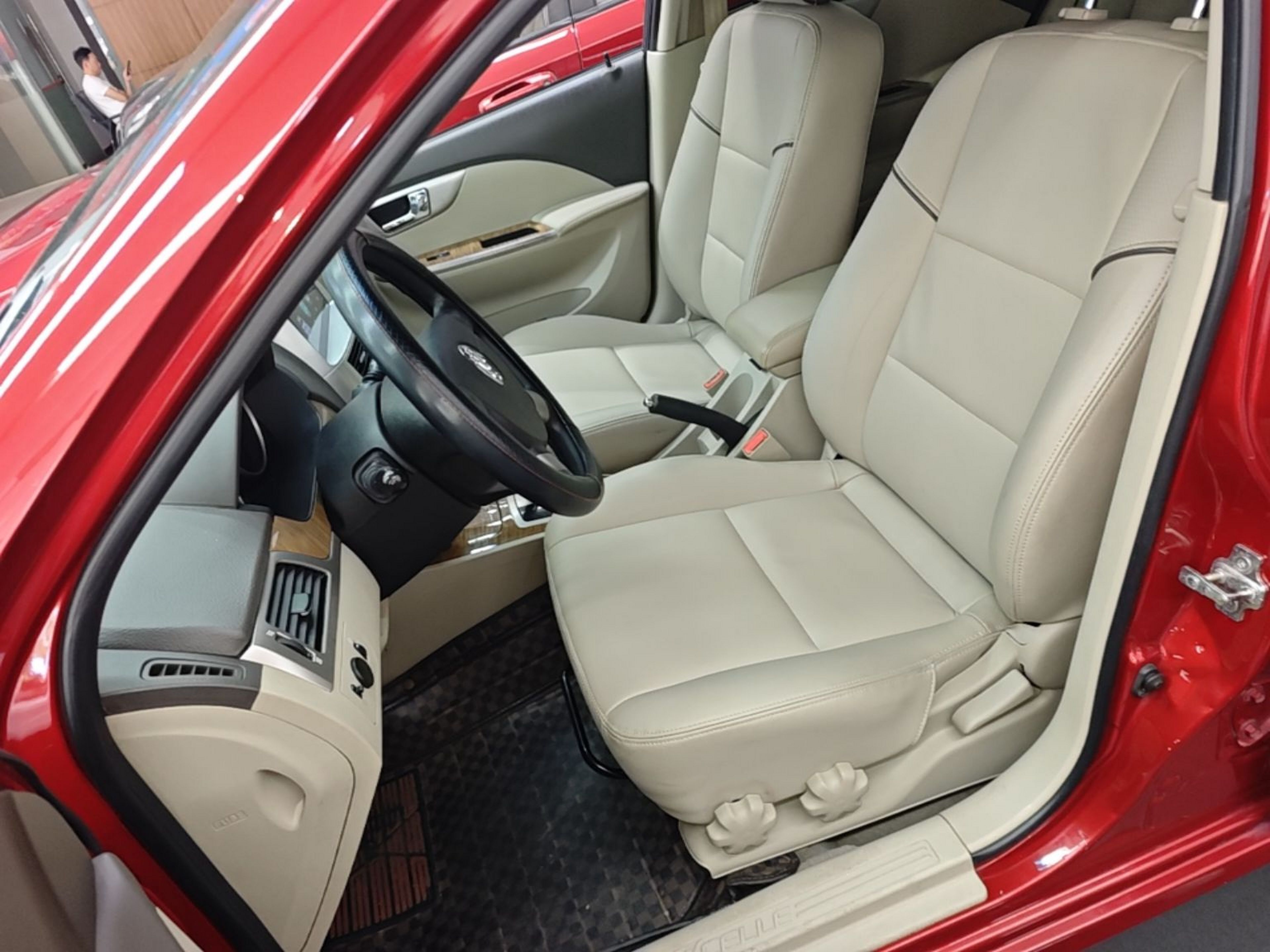Vordere Reihe im Auto