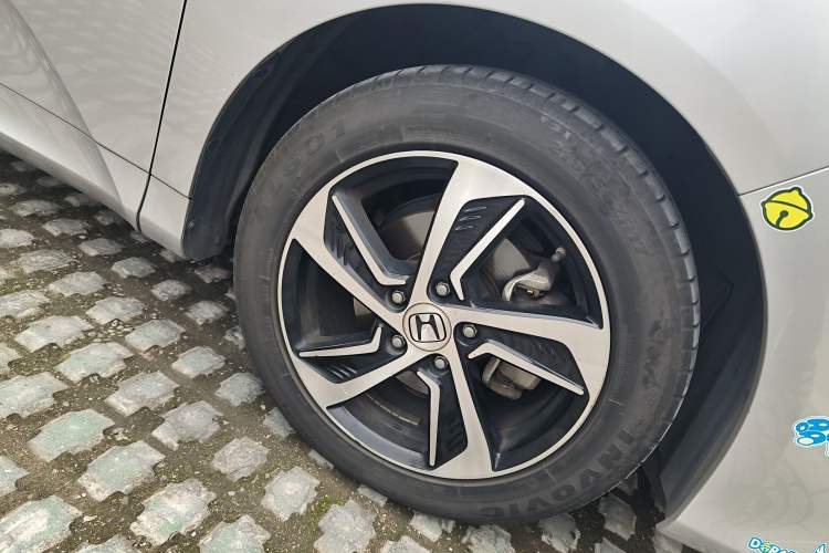 Used Honda Odyssey 2015 Revised 2.4L Luxury Edition Right Front Wheel Hub