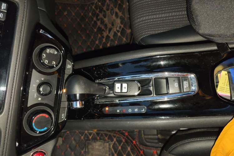 Used Honda Vezel 2017 1.8L CVT Front-Wheel Drive Pioneer Edition