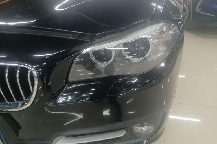 Used BMW 5 Series 2014 520Li Elegant Model
