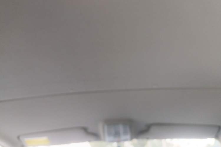 Used SAIC MAXUS Xintu V80 2023 2.0T AMT Classic Aoyuntong Power Version Short Wheelbase Ultra-Low Roof 5/6-Seater Headliner