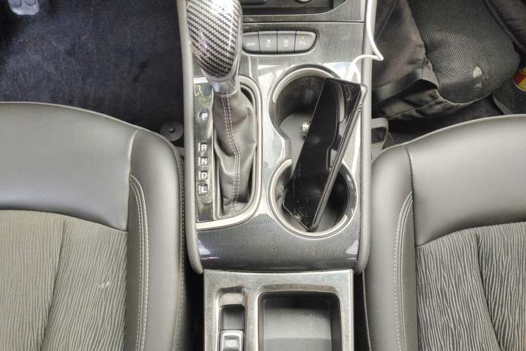 Used Buick Verano 2017 Sedan 20T Dual-Clutch Leading Model Gear Lever