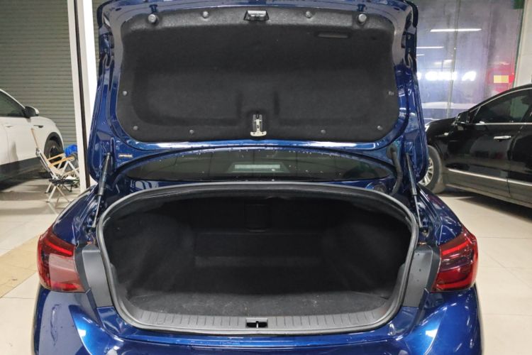 Used Infiniti Q50L 2018 2.0T Comfort Edition China VI Standard Trunk