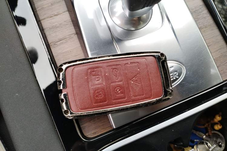 Used Land Rover Discovery Sport 2020 249 PS R-Dynamic Performance Edition
