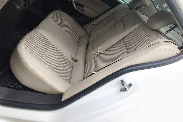Used Buick Regal 2014 2.0L Leading Fashion Edition
