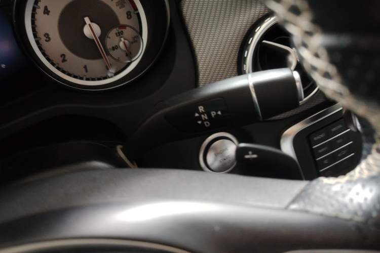 Used Mercedes-Benz GLA 2016 GLA 200 Fashion Model Gear Lever