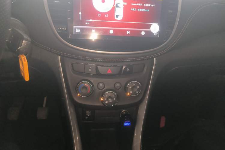 Used Chevrolet Trax 2018 330T Manual Transmission Two-Wheel Drive Comfort Version