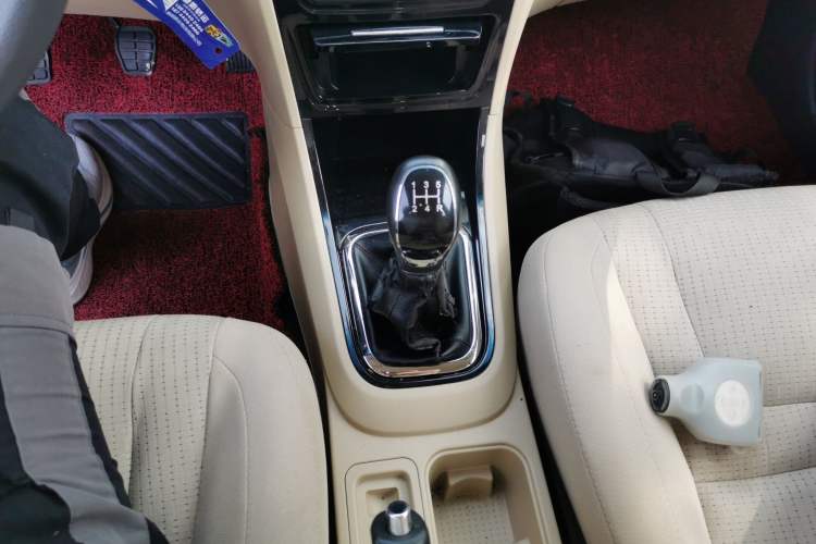Used Chery E3 2015 1.5L Manual Fashion Model Gear Lever